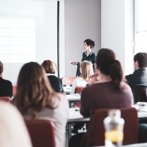 Formazione generale e specifica lavoratori 2025: obblighi, novità e vantaggi per le aziende